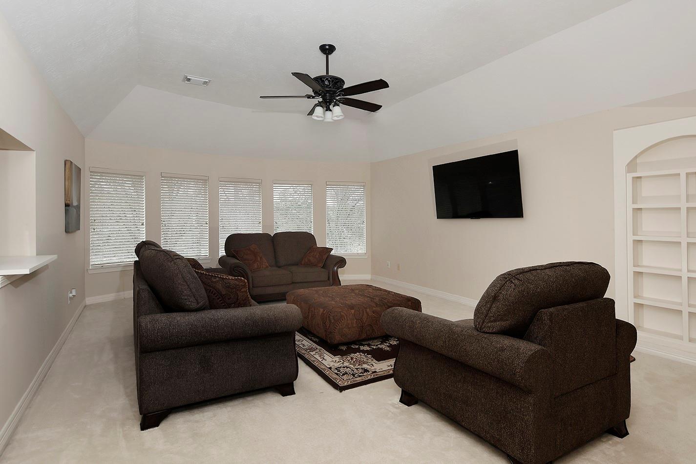 11827 Water Oak Drive