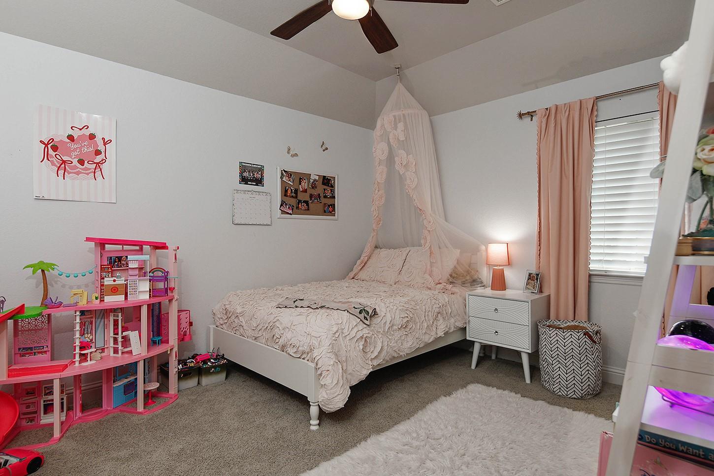 55 Twin Ponds Place