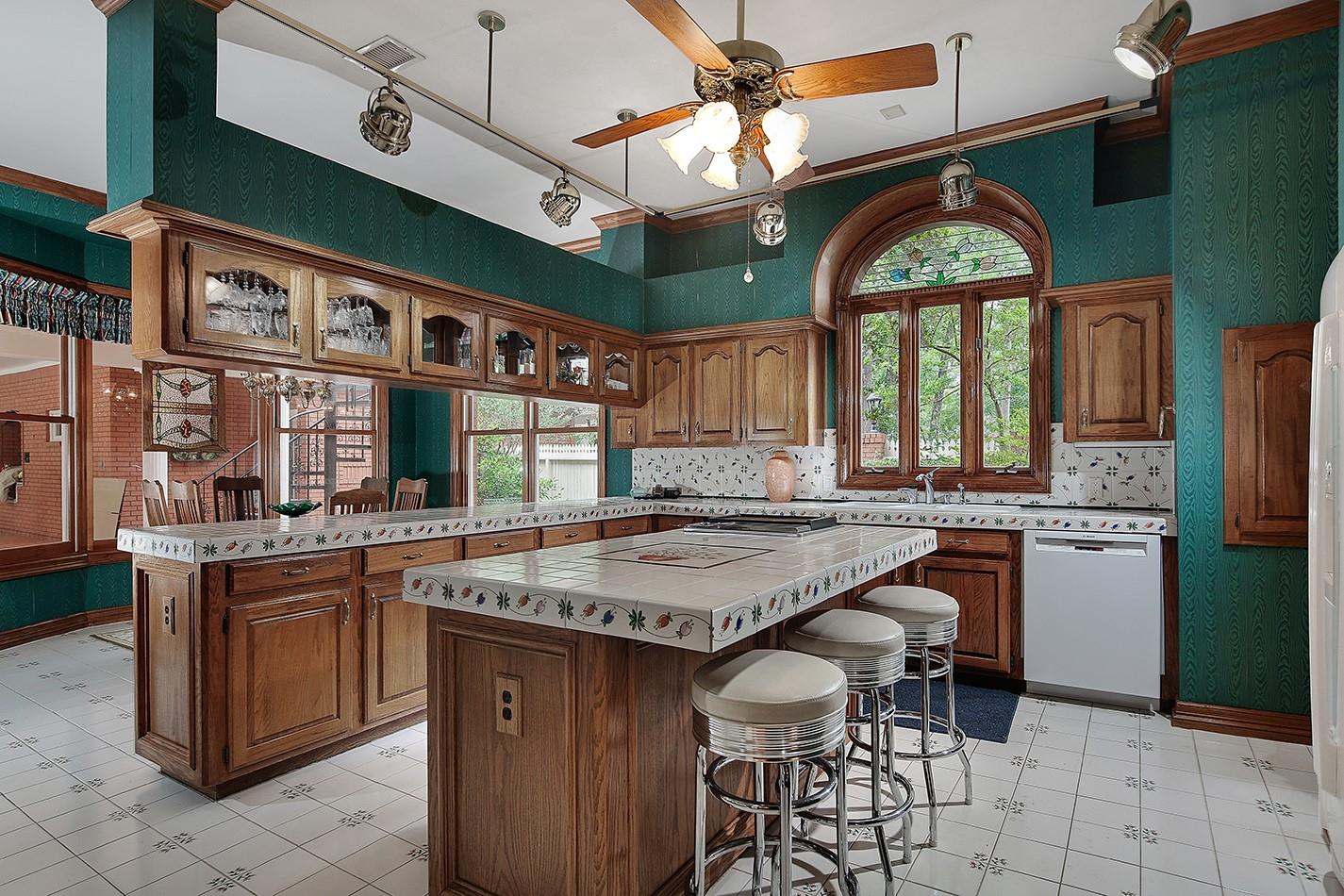 50 Watertree Drive