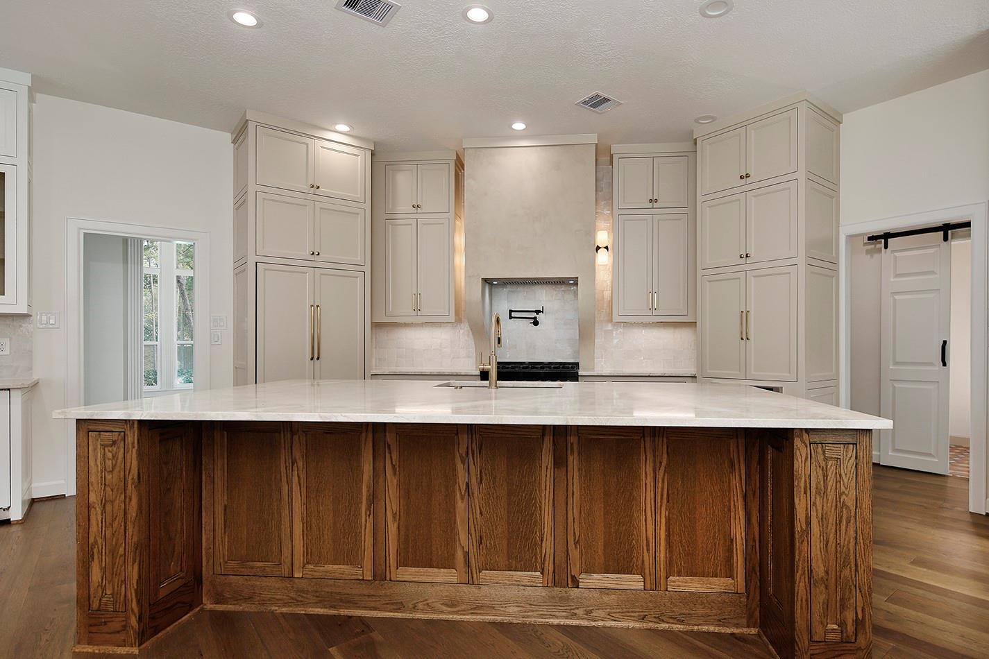 170 Golden Shadow Circle