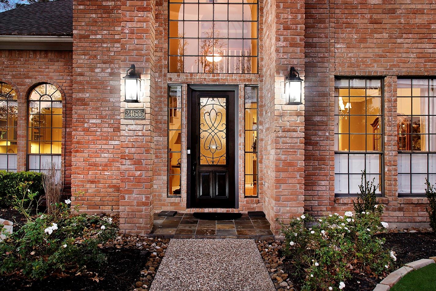 24635 W Kingscrest Circle