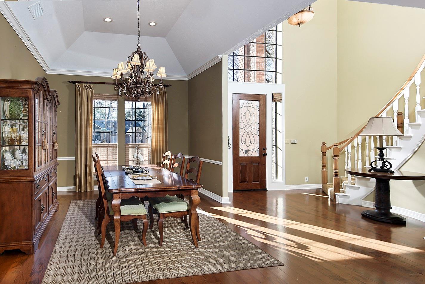 24635 W Kingscrest Circle