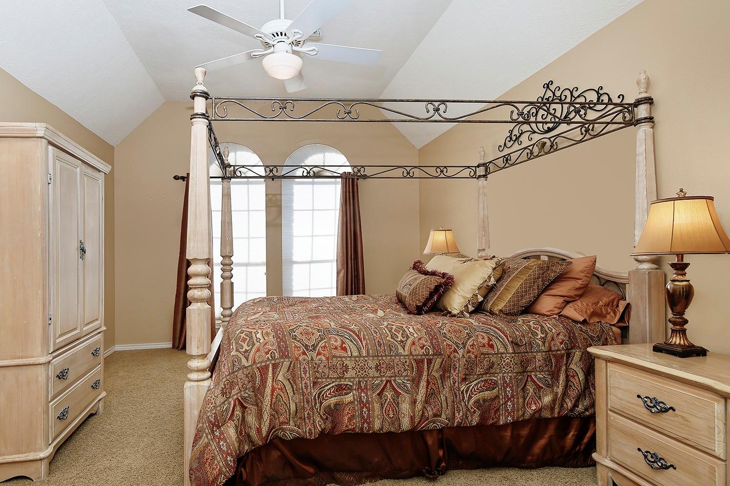 24635 W Kingscrest Circle