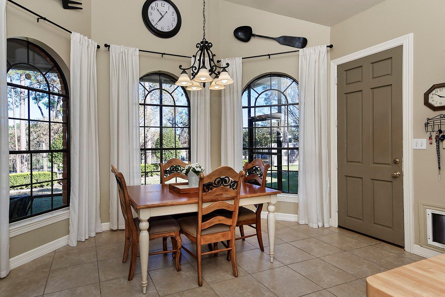 24635 W Kingscrest Circle