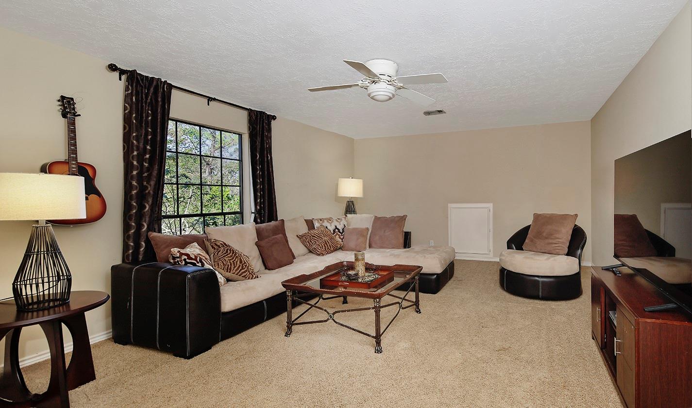 24635 W Kingscrest Circle