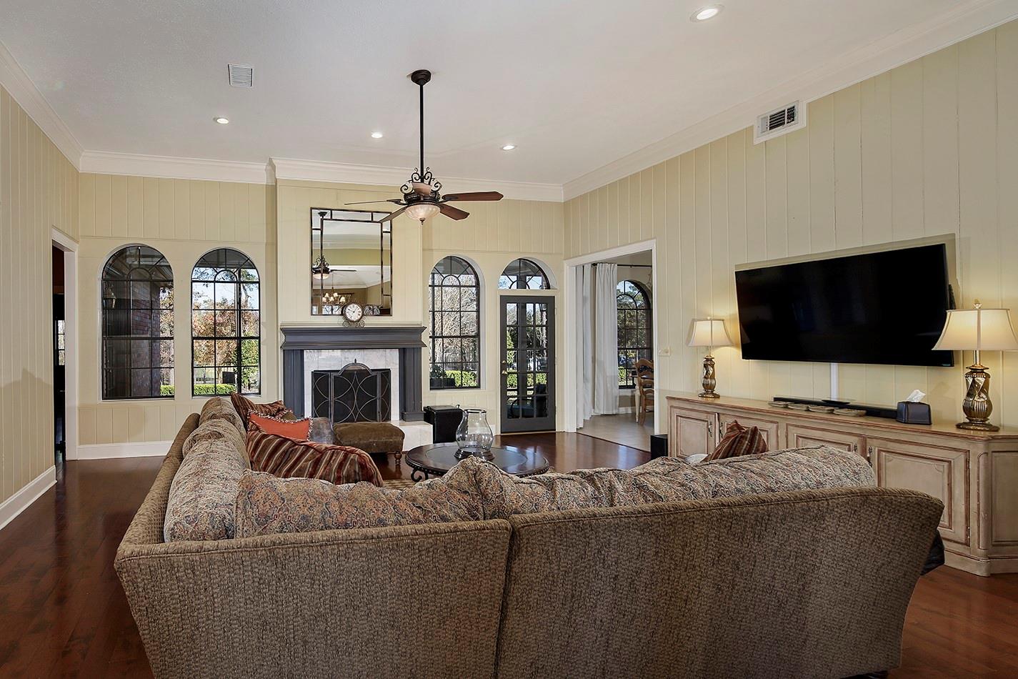 24635 W Kingscrest Circle