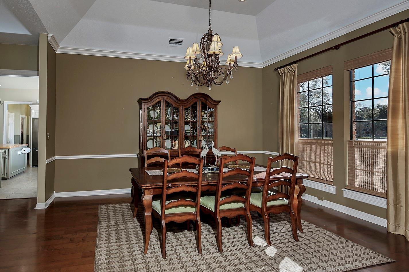 24635 W Kingscrest Circle