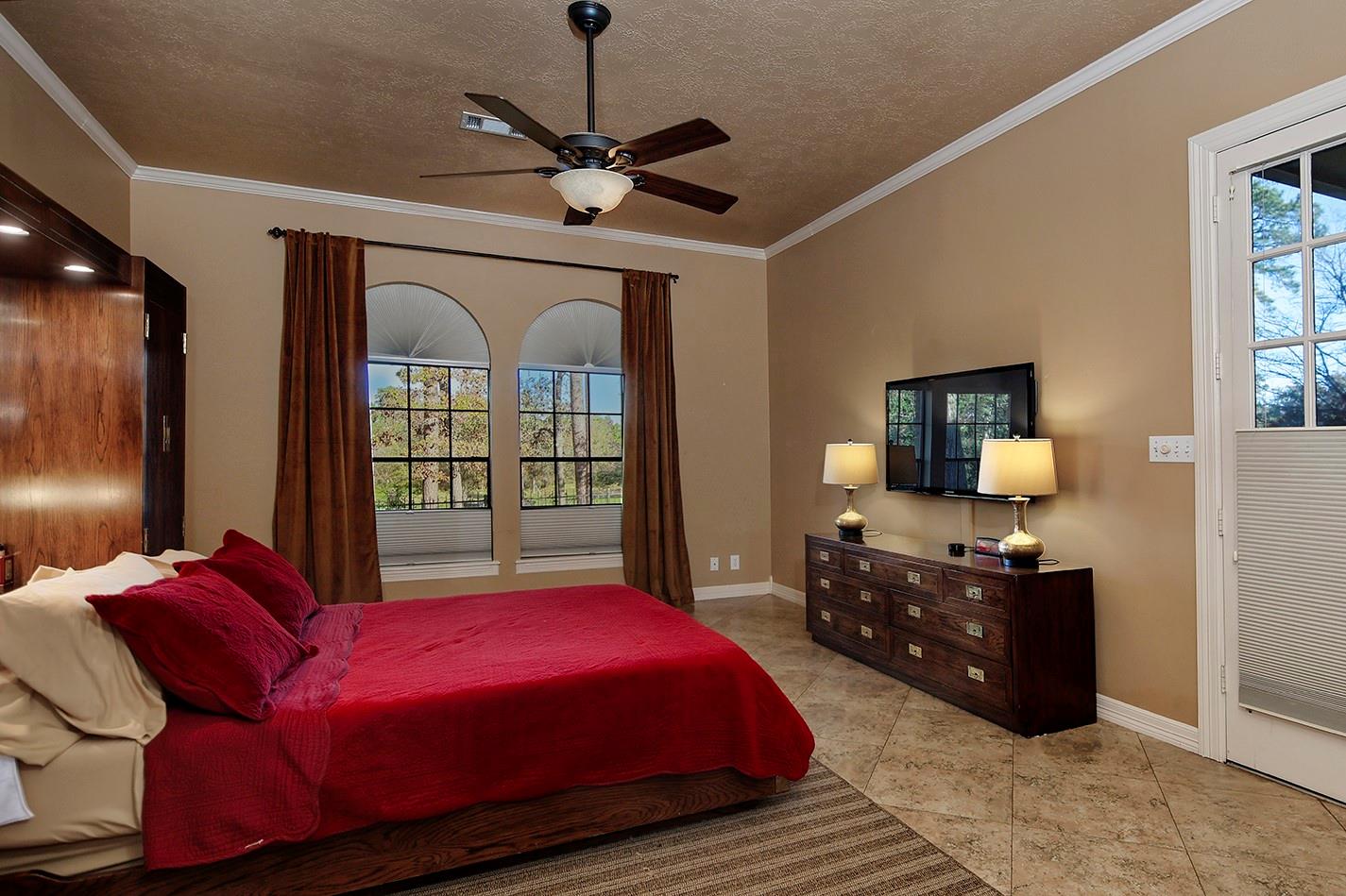 24635 W Kingscrest Circle