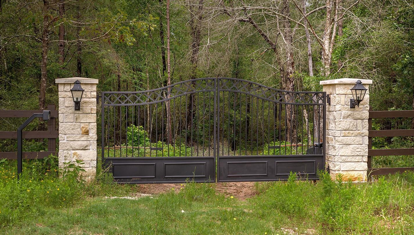 23514 Saratoga Woods Drive