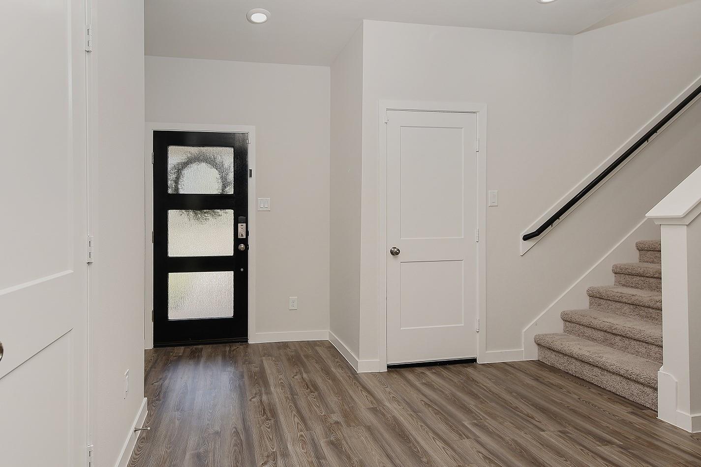 323 Intrepid Trail