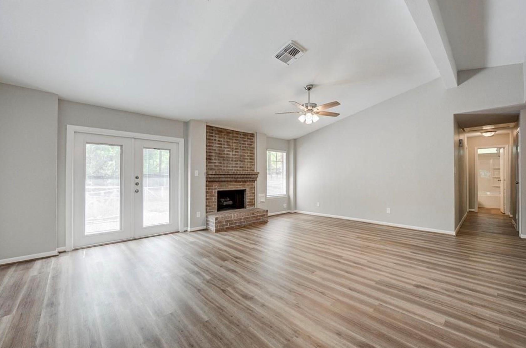 34 N Circlewood Glen