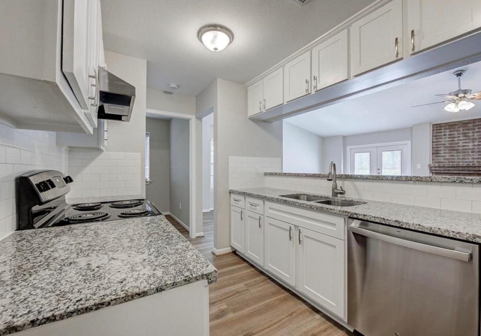 34 N Circlewood Glen