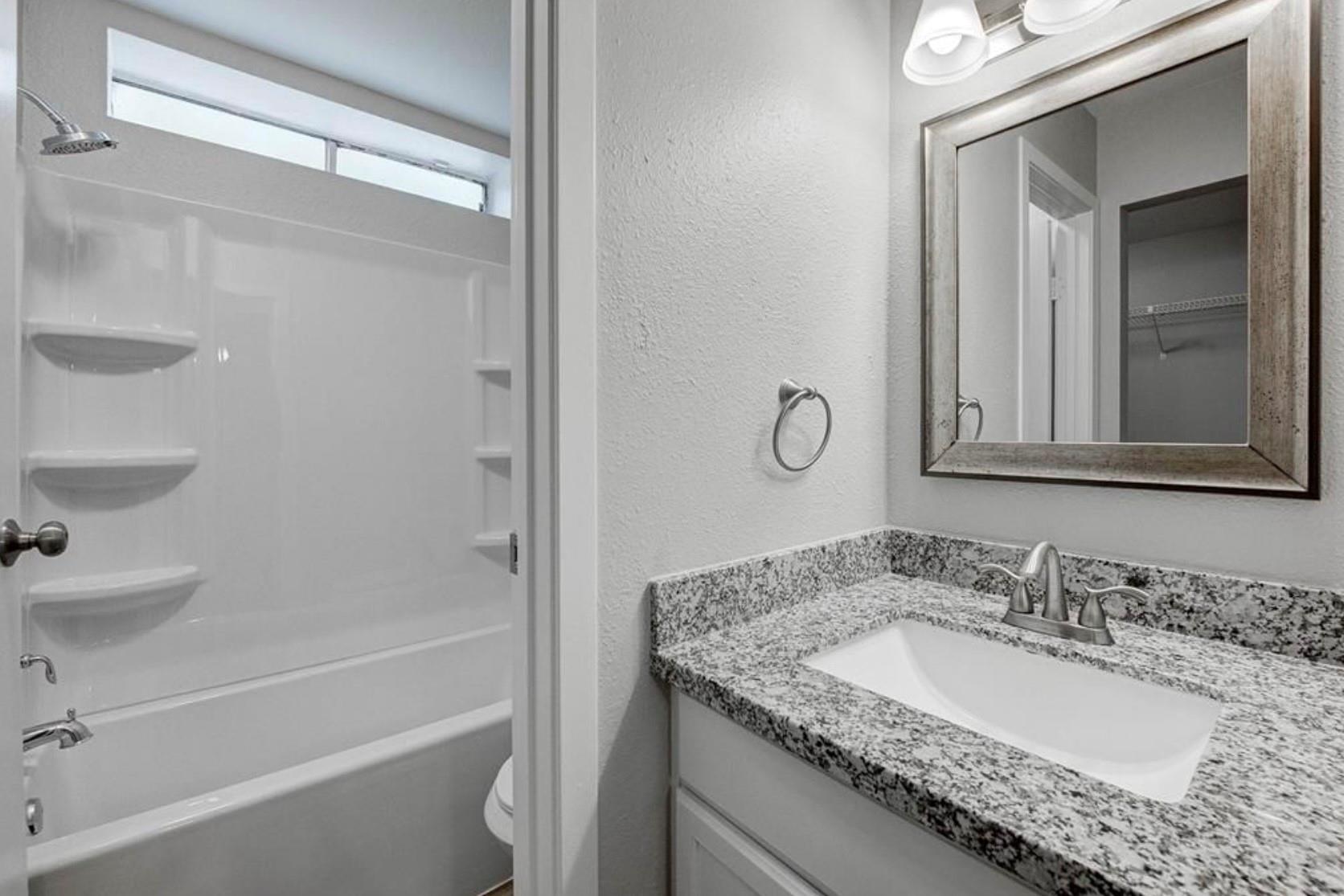 34 N Circlewood Glen