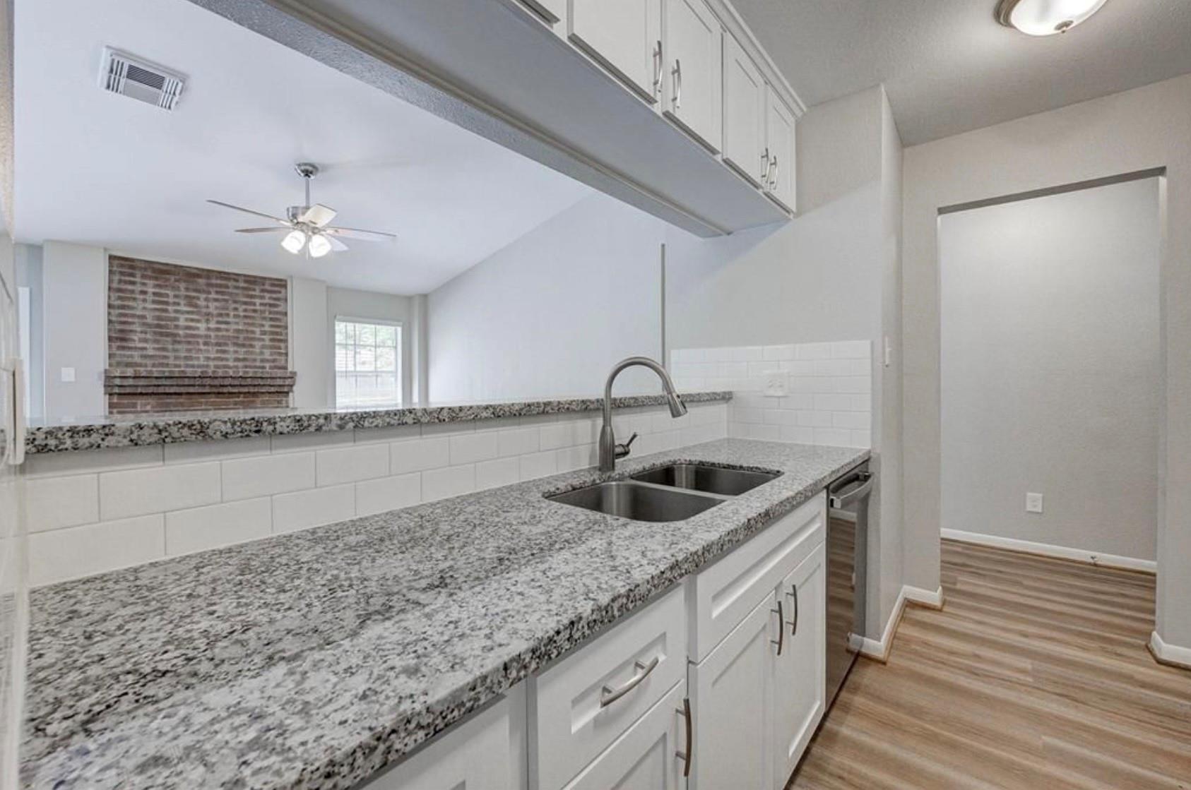 34 N Circlewood Glen