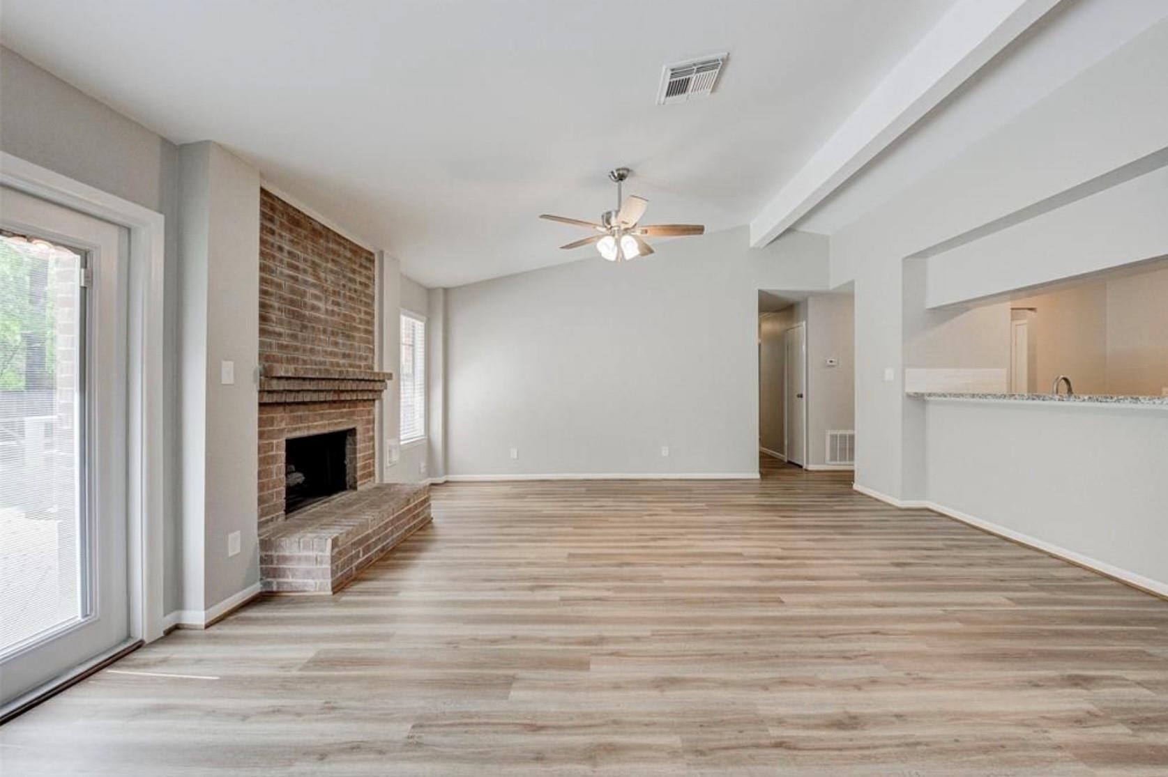 34 N Circlewood Glen