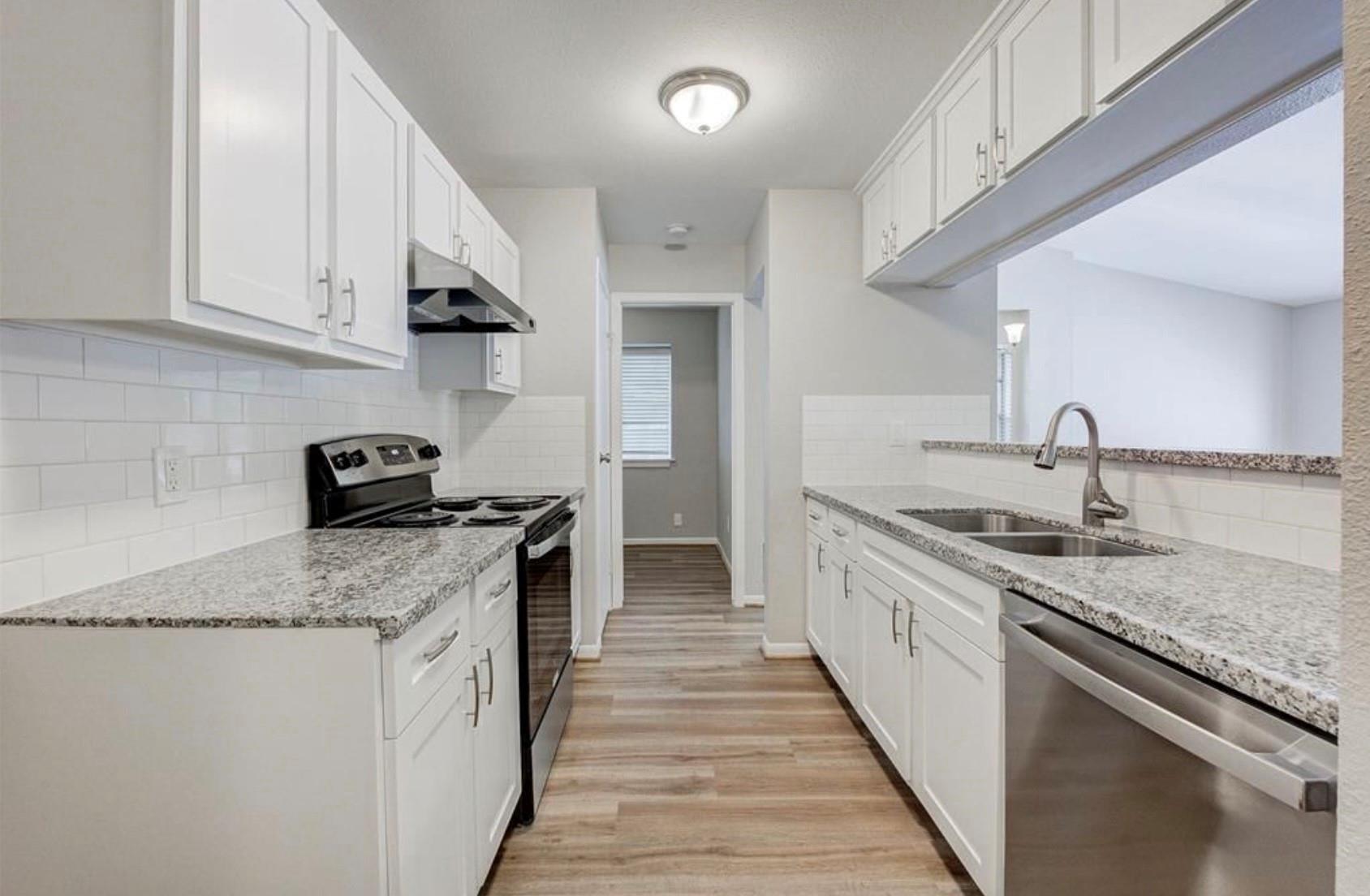 34 N Circlewood Glen