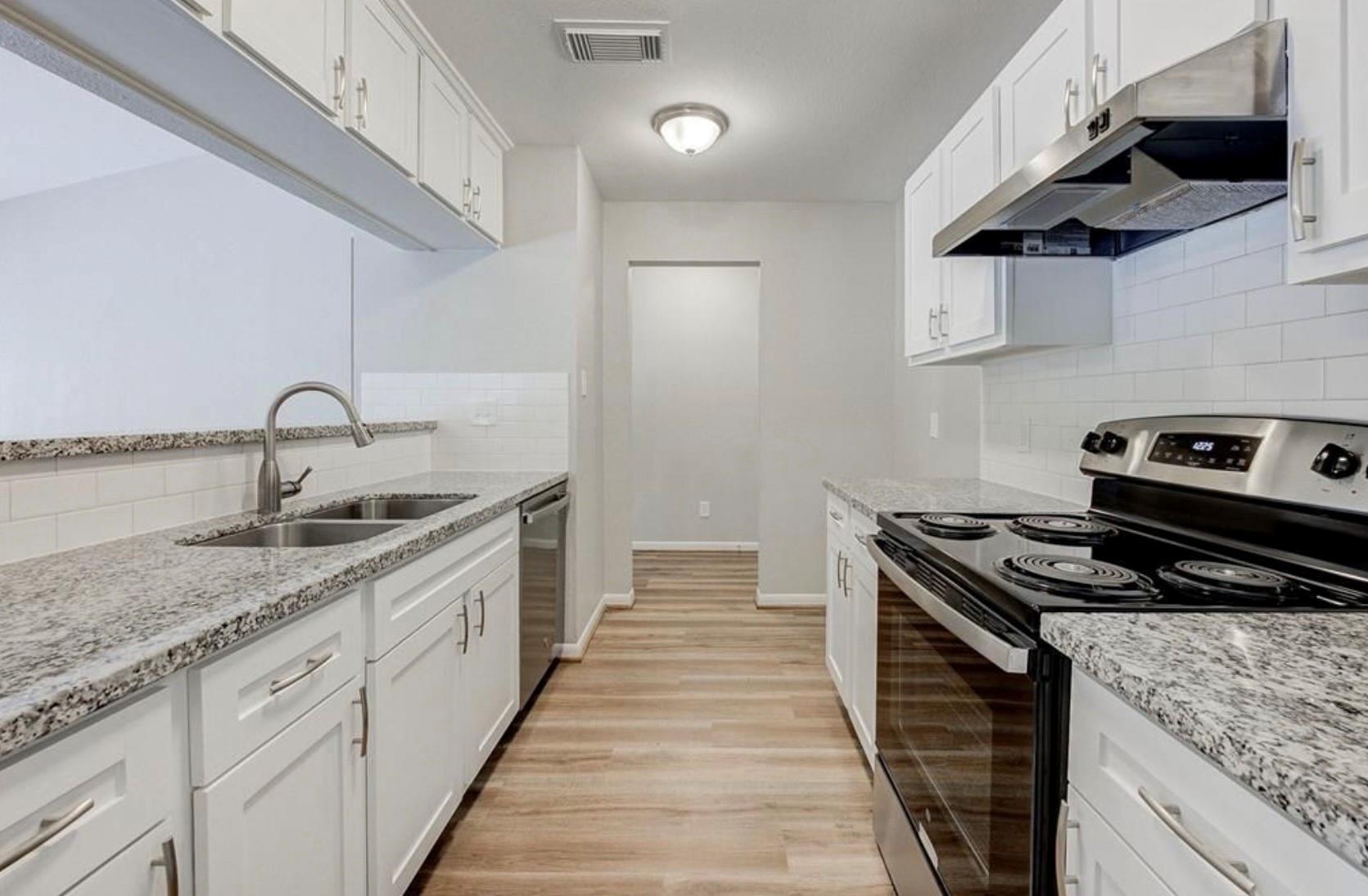 34 N Circlewood Glen
