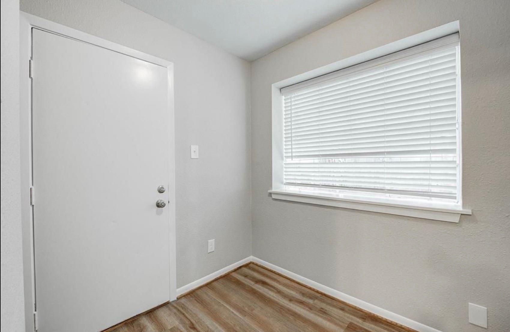 34 N Circlewood Glen