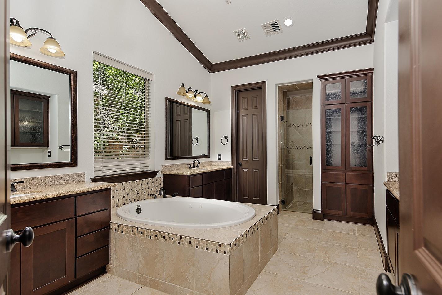 31 N Player Manor Circle