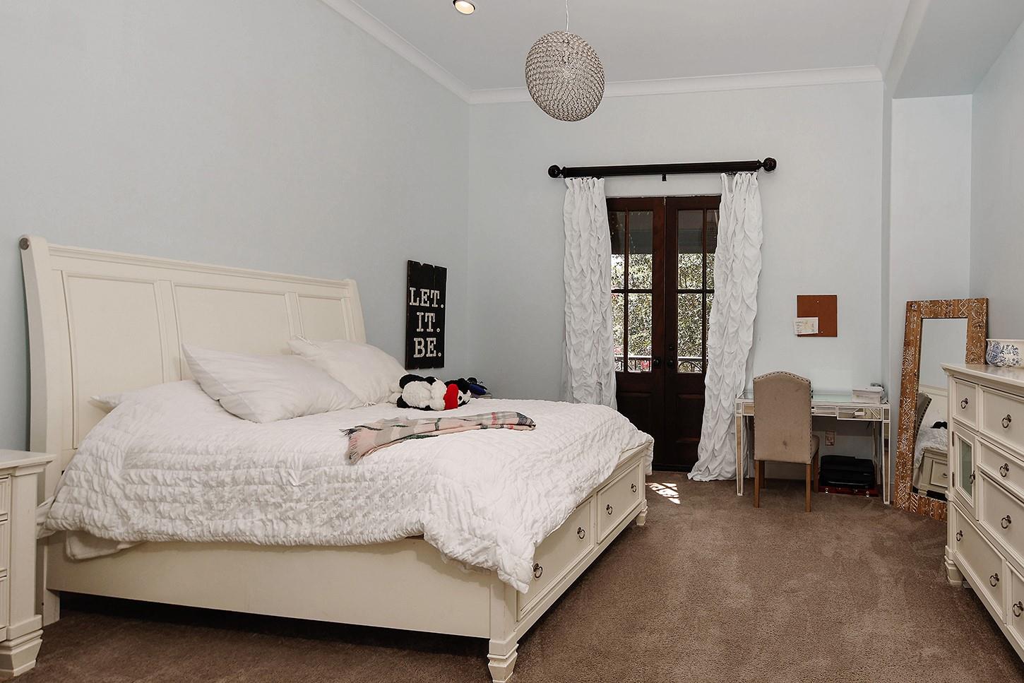 83 S Palmiera Circle