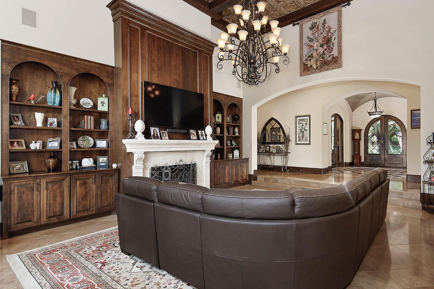 83 S Palmiera Circle