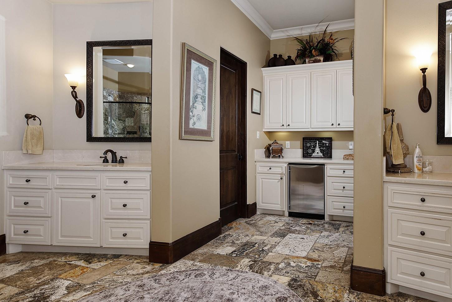 83 S Palmiera Circle