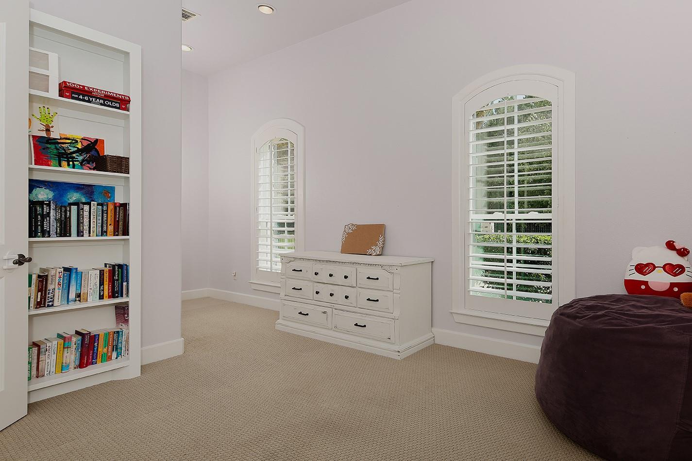 28207 E Benders Landing Boulevard