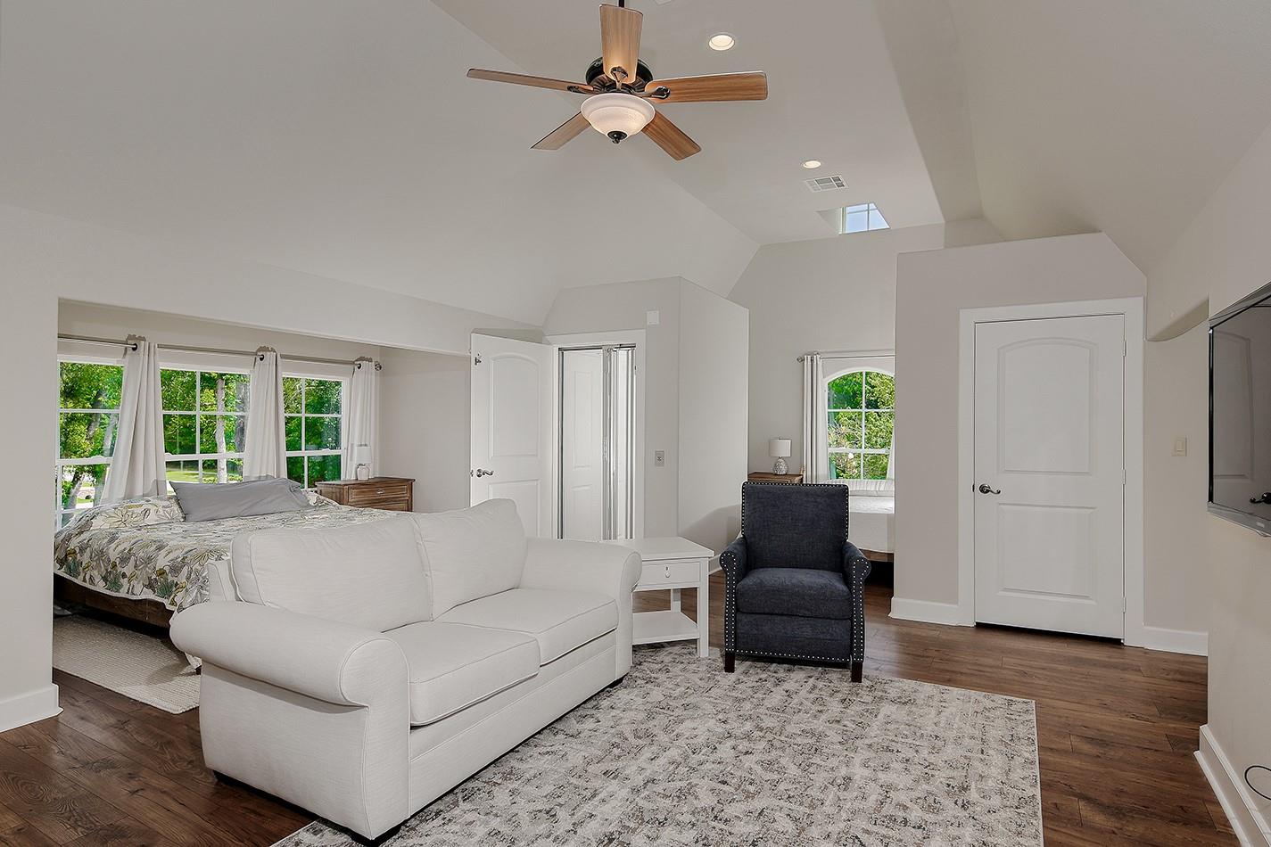 28207 E Benders Landing Boulevard