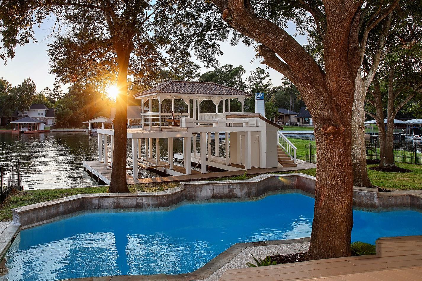 12412 Lake Vista Drive