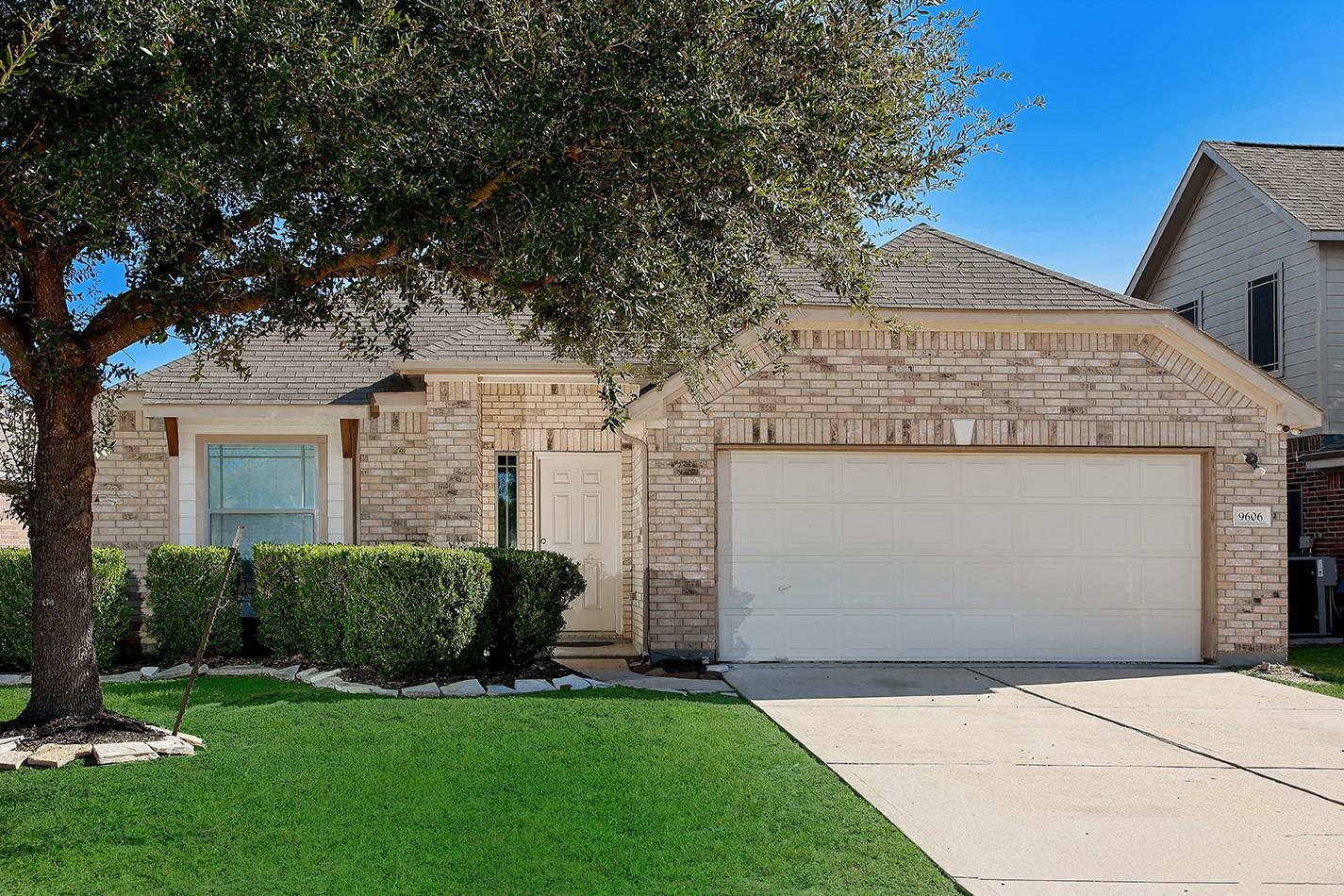 9606 Arched Oak Drive