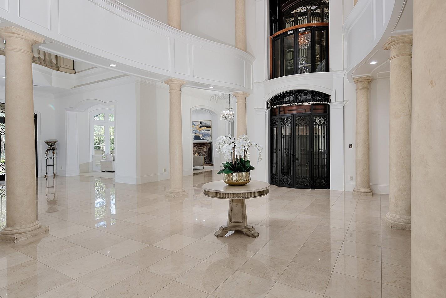 88 W Grand Regency Circle