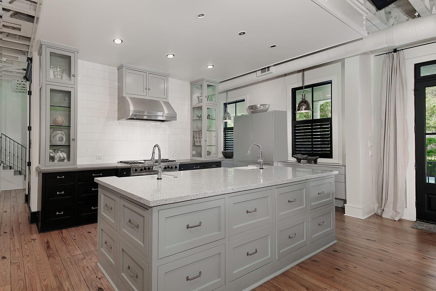 30 East Bay Boulevard