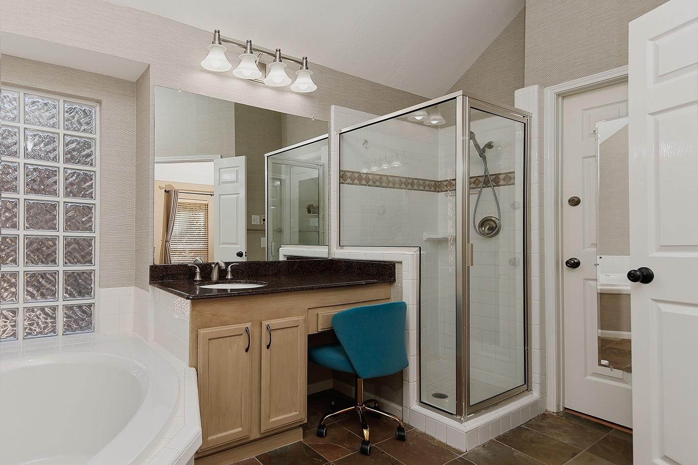 2 Taper Glow Place, The Woodlands