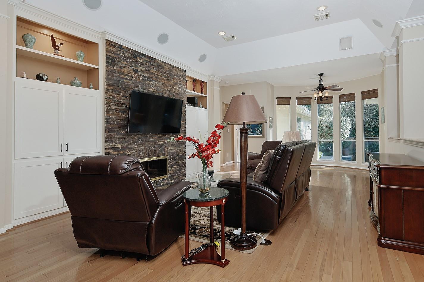 2 Taper Glow Place, The Woodlands