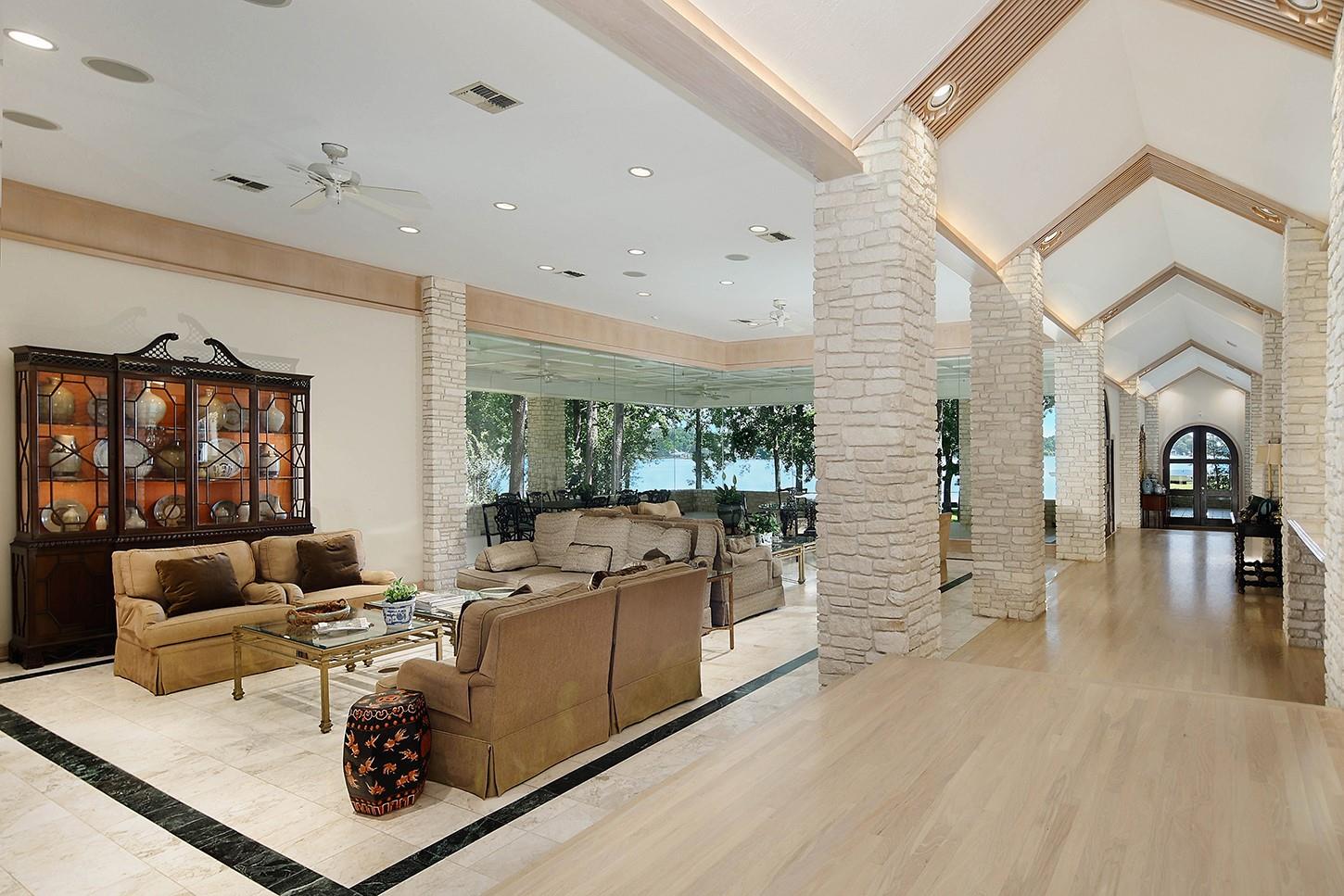 13882 Longwood Drive