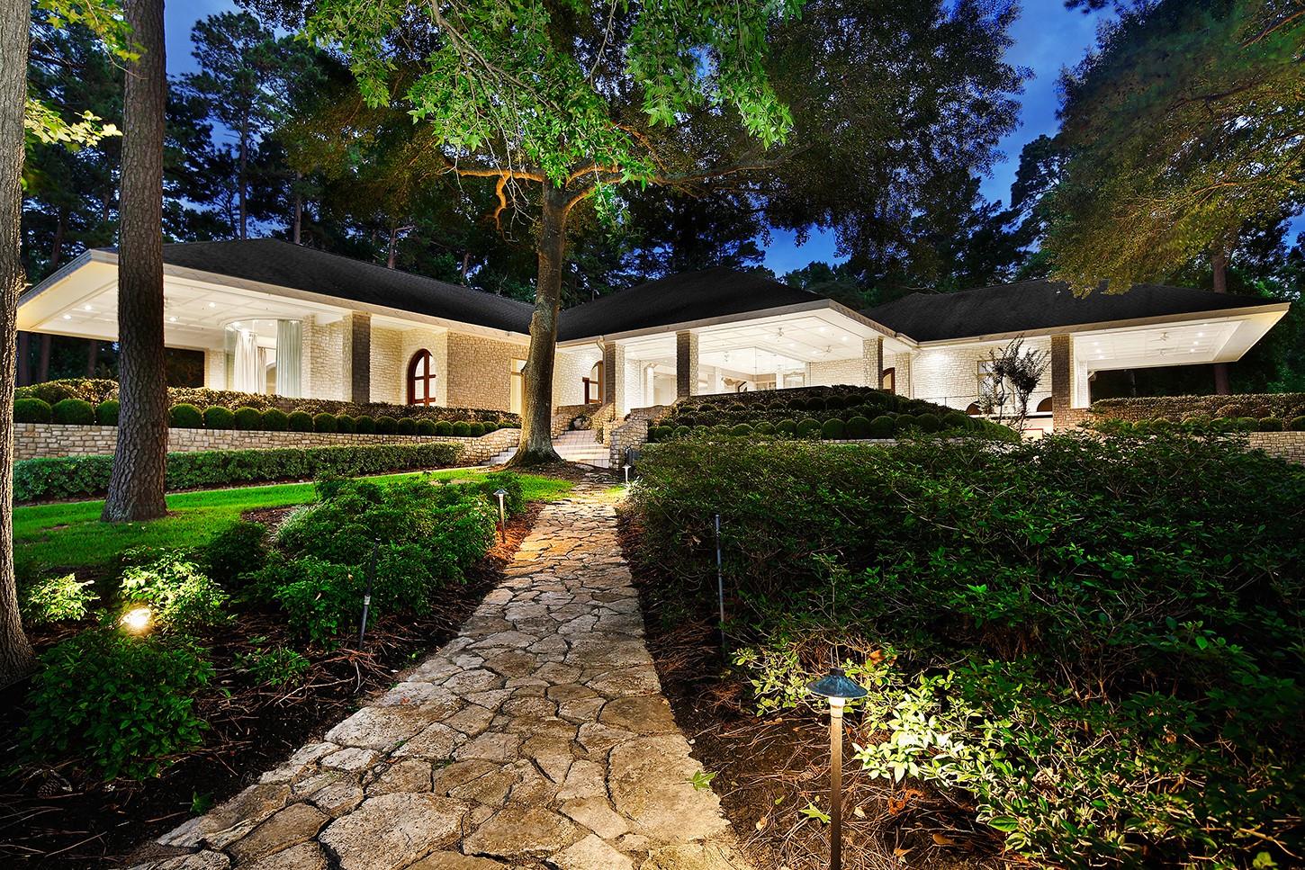 13882 Longwood Drive