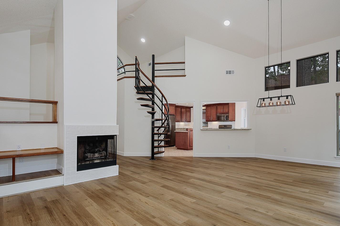 21 N Mossrock Road