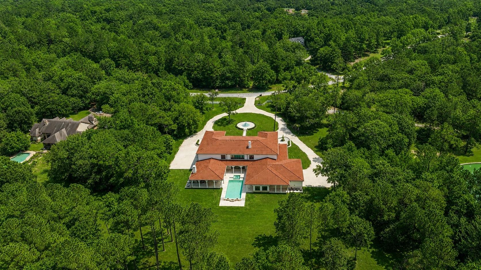1031 Hunters Creek Way