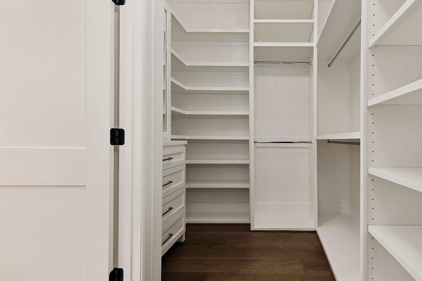 170 Golden Shadow Circle