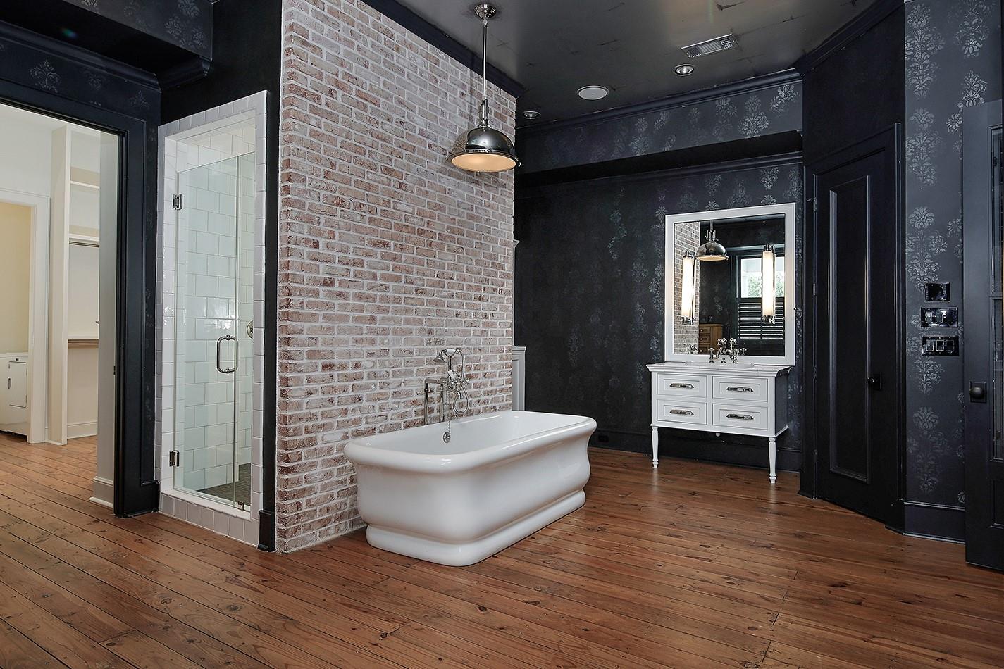 30 East Bay Boulevard