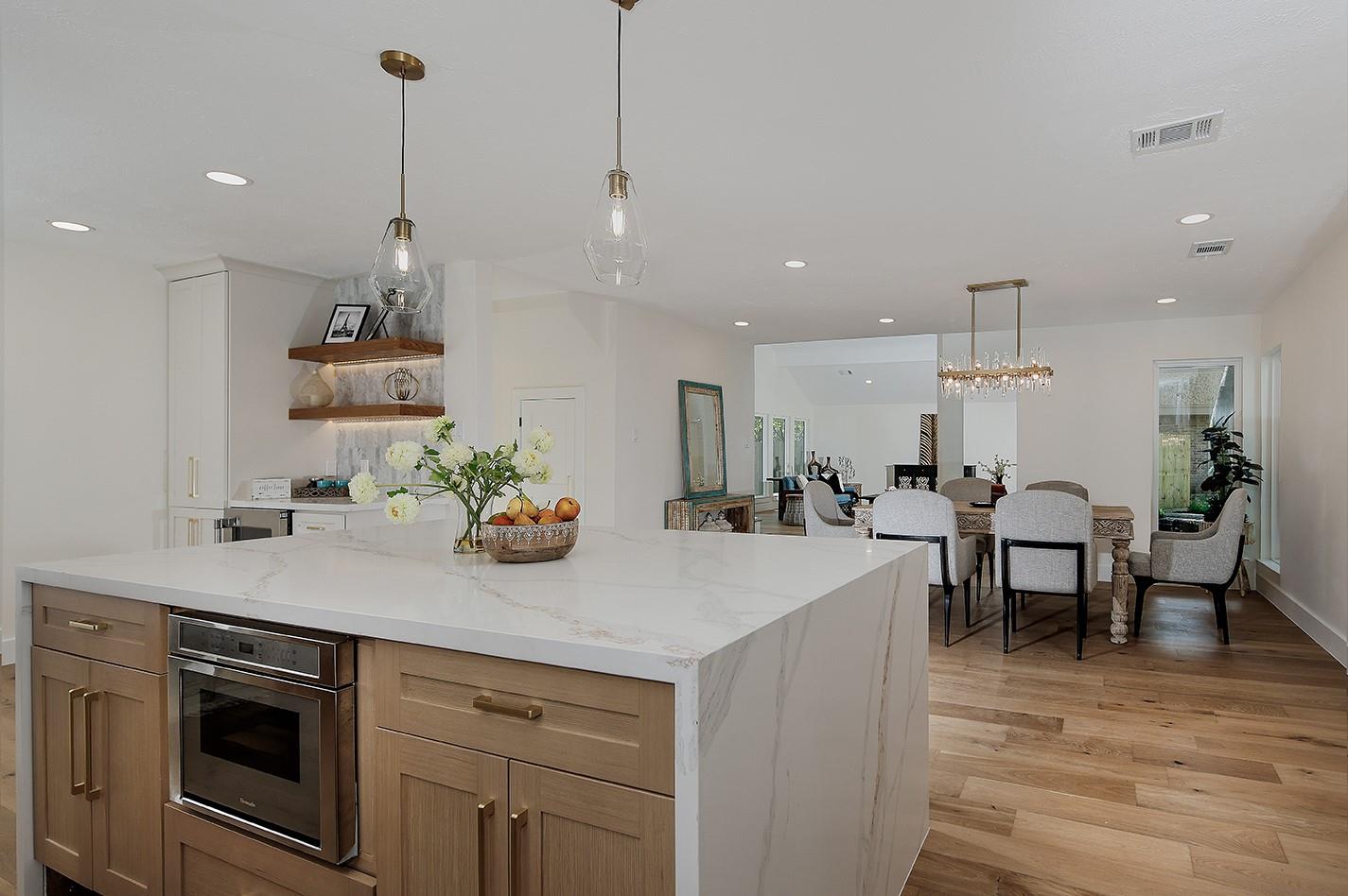 16 Crinkleroot Court