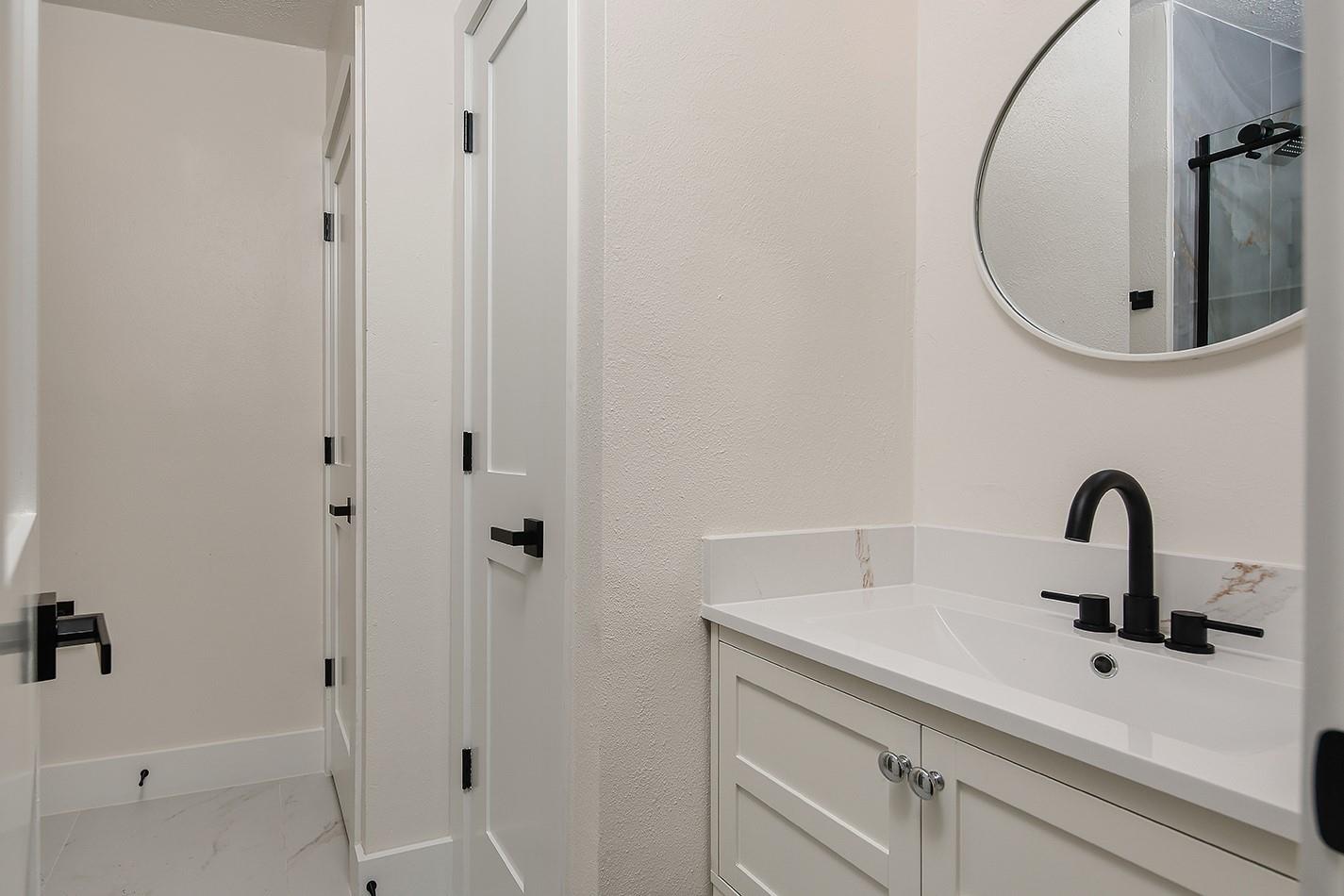 16 Crinkleroot Court