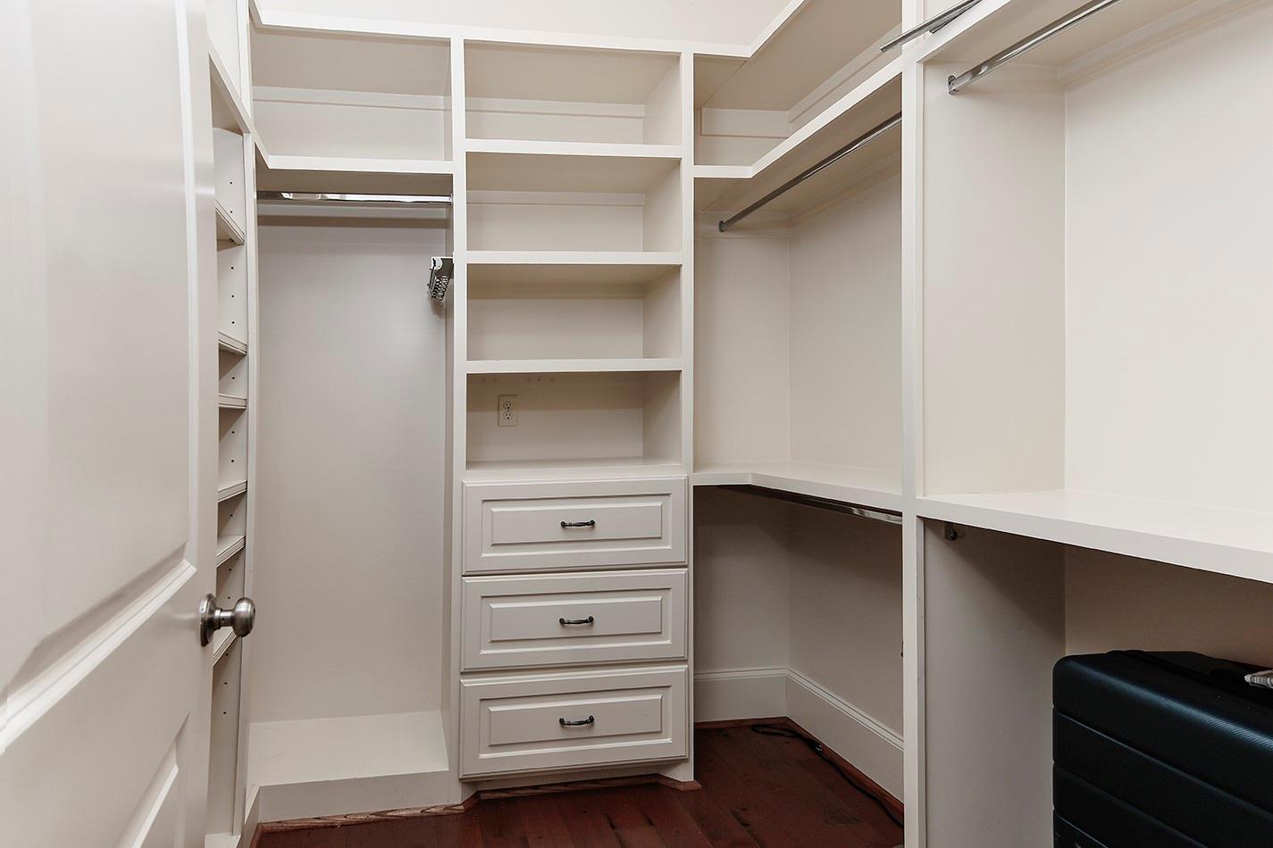 5342 Pine Wood Hills Court