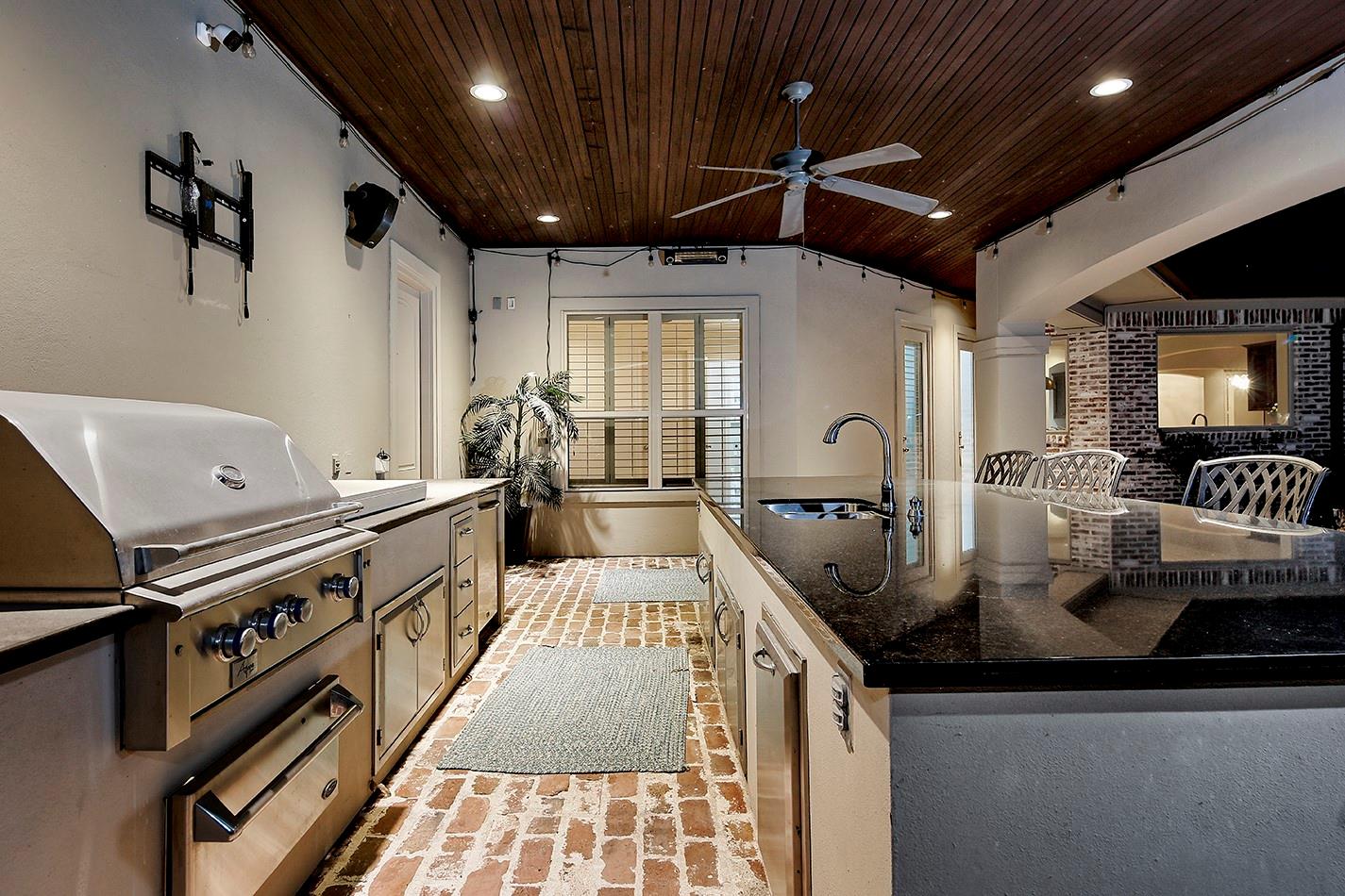 5342 Pine Wood Hills Court