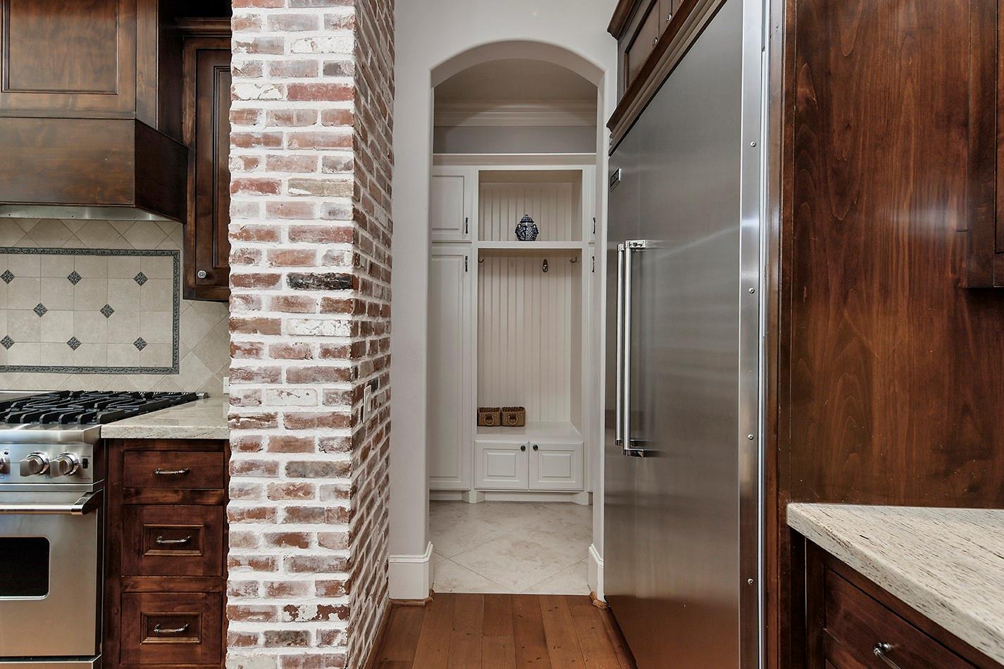 5342 Pine Wood Hills Court