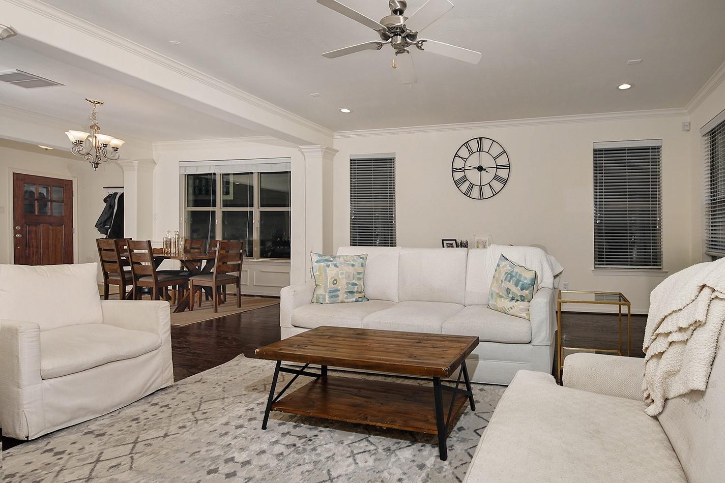 1046 W 26th Street