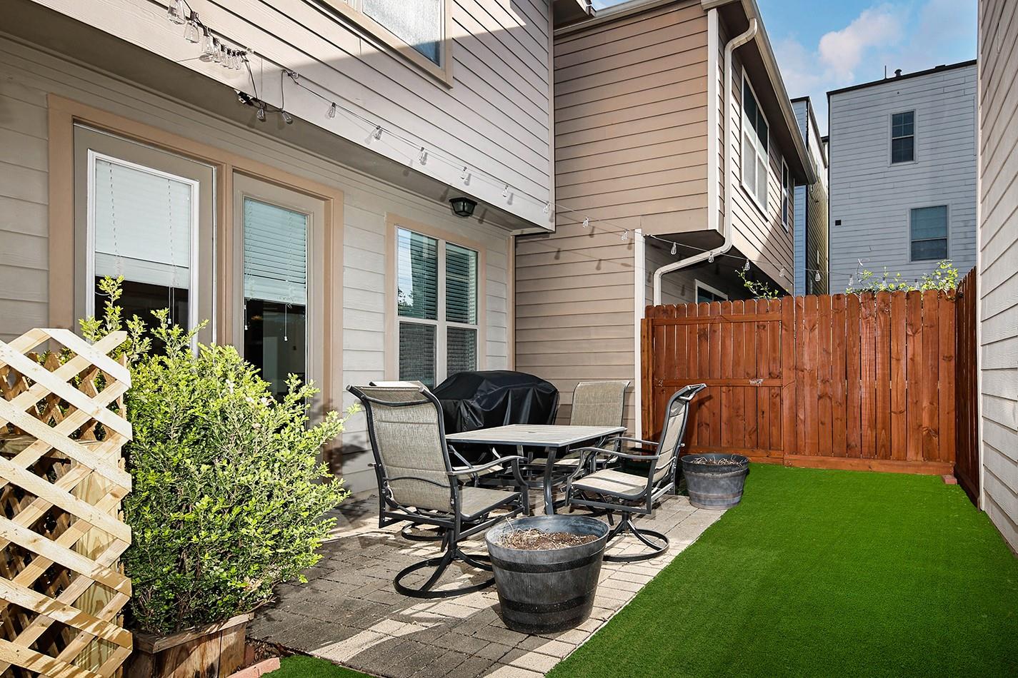 1046 W 26th Street