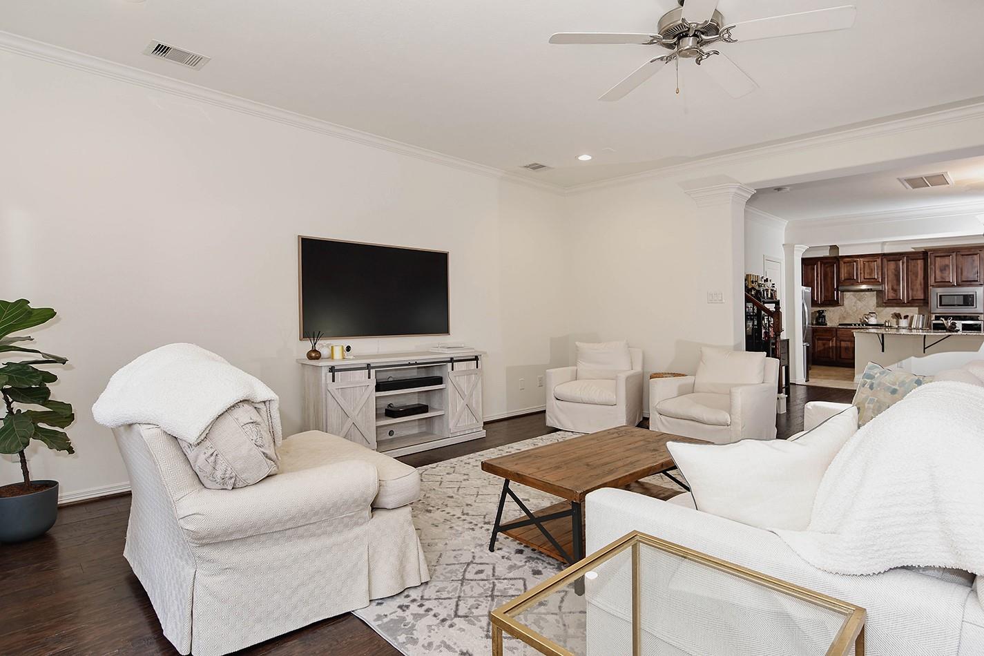 1046 W 26th Street