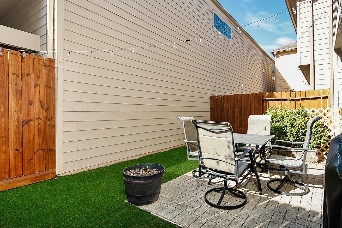 1046 W 26th Street