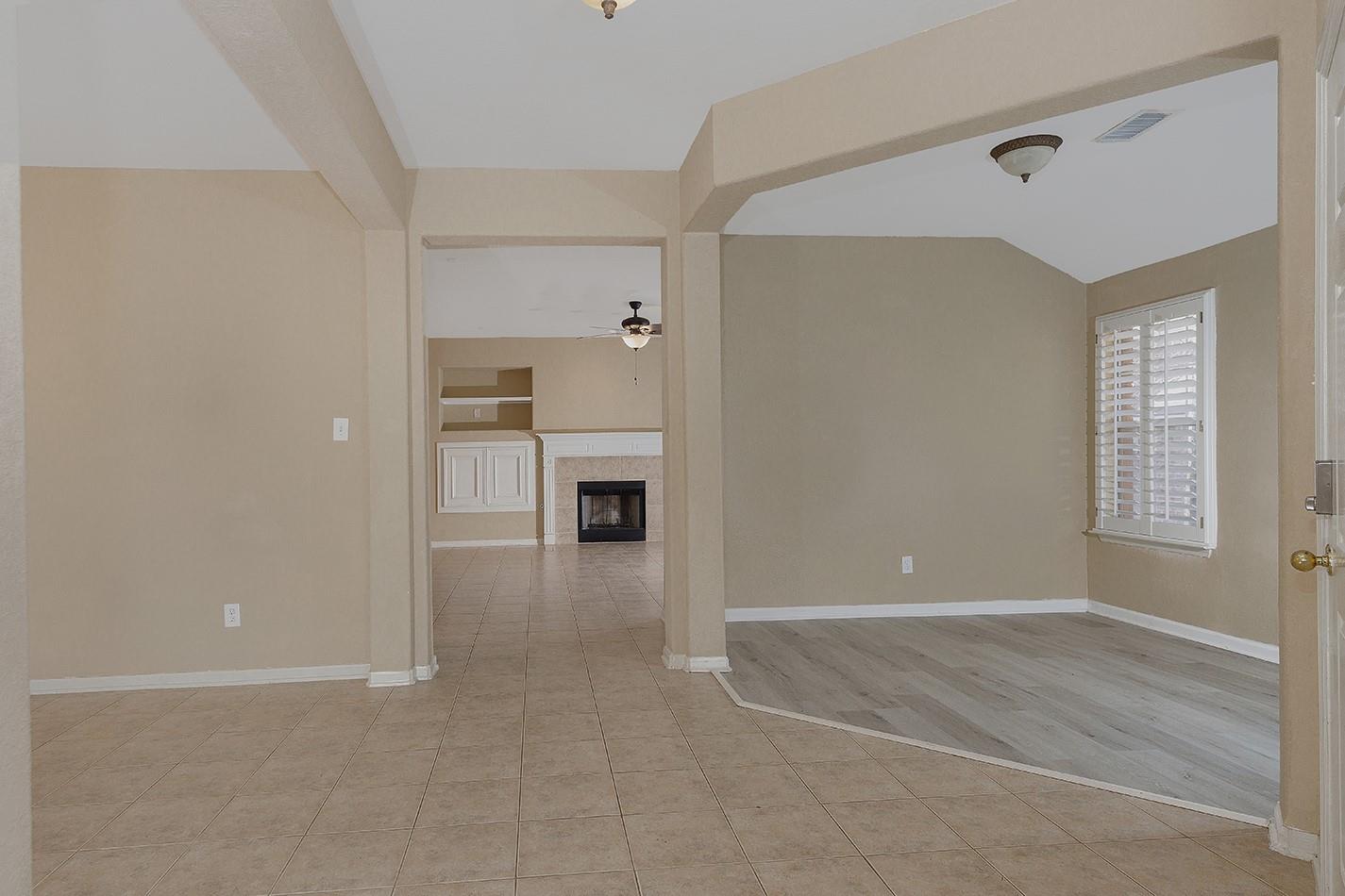 78 E Foxbriar Forest Circle